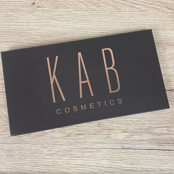 KAB COSMETICS | Countour II Palette NWT - Picture 2 of 4